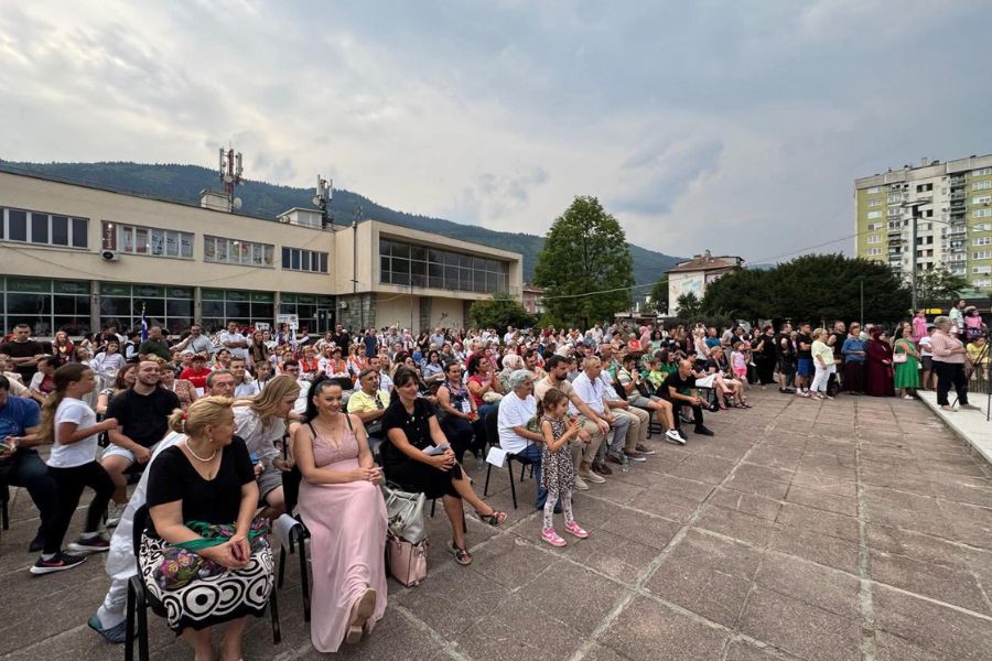Međunarodni festival folklora “Ilidža 2025” svečano otvoren u Hrasnici: Više od 400 učesnika iz 7 zemalja 7 5 2